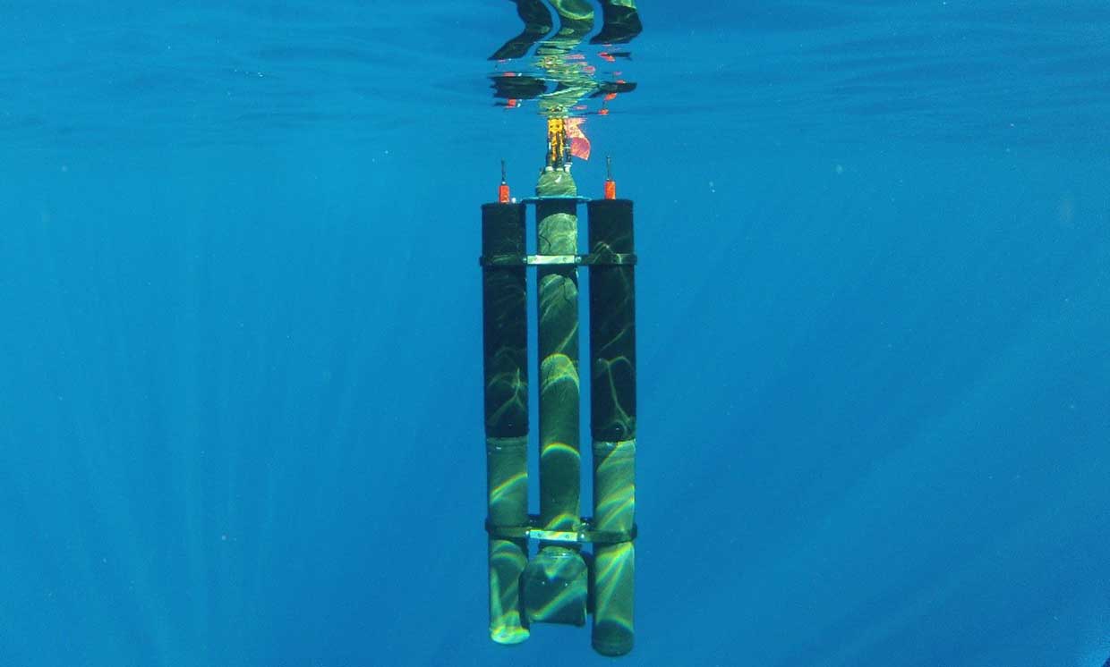 Rechargeable Underwater Drones Using Differences in Water Temperature